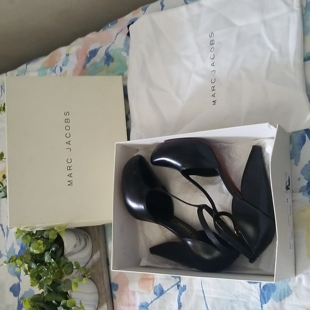 Marc Jacobs heel